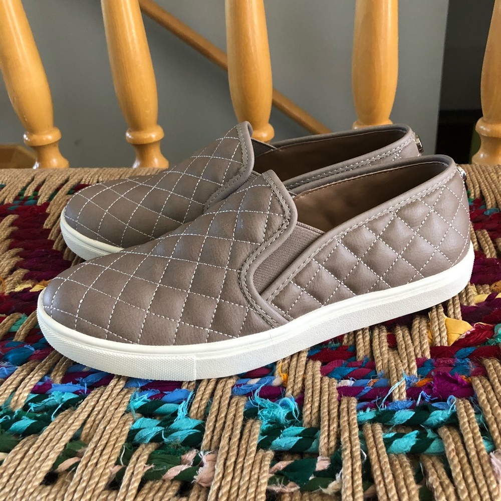 Steve Madden Ecentrcq slides NIB